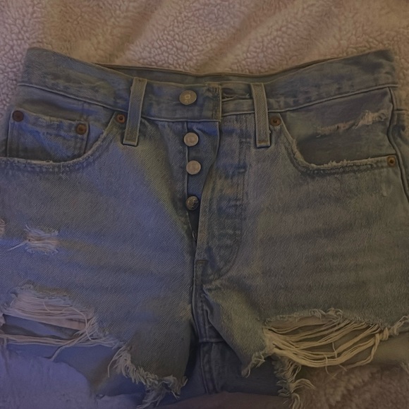 W24 Levi’s 501 Jean shorts - great condition; ripped and light wash - Picture 1 of 3